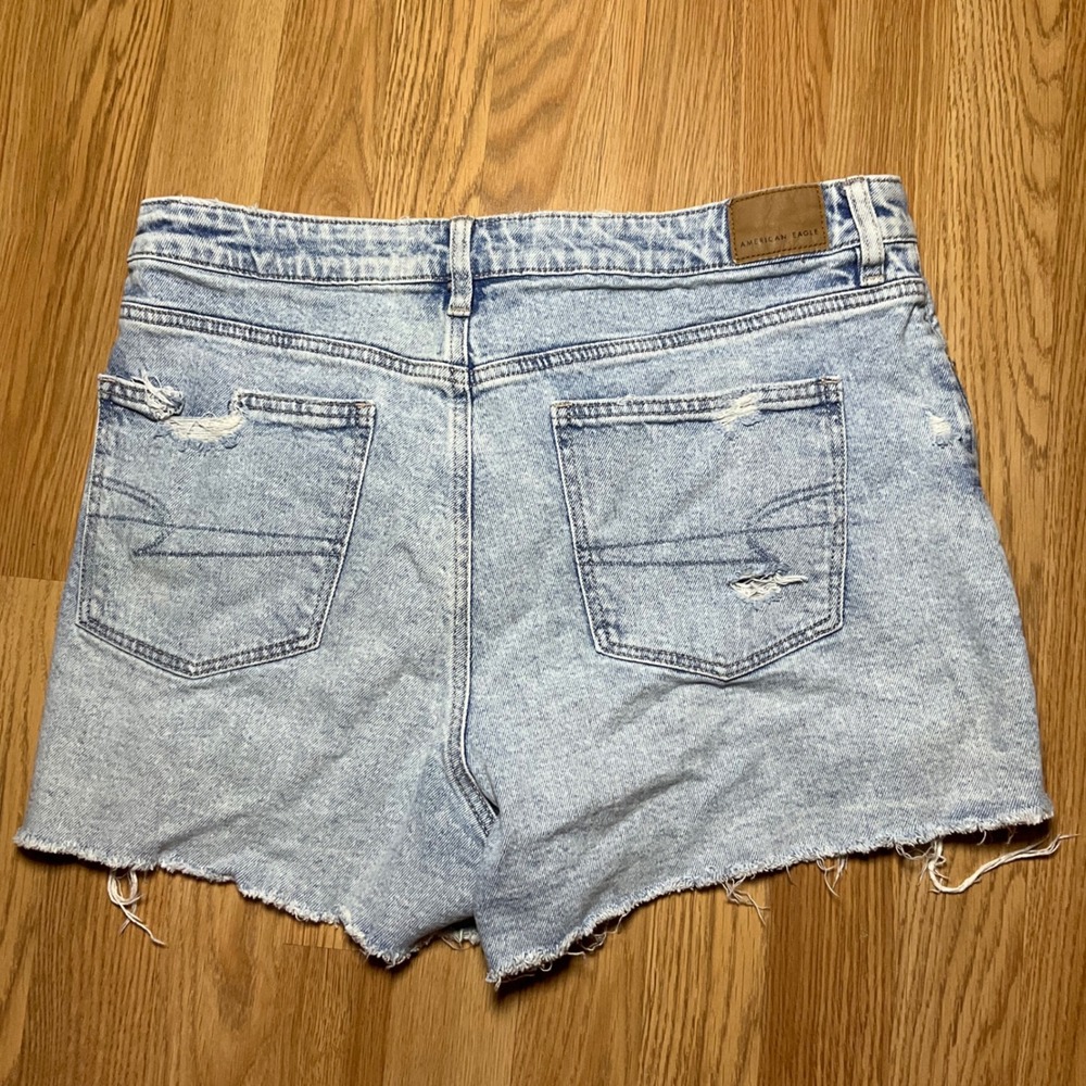 American Eagle Strigid Mom Shorts Womens 14 Light Wash Denim High Rise - Picture 7 of 9